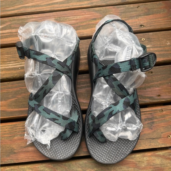 Men’s Z2 Chacos size 10 almost new - Picture 8 of 9